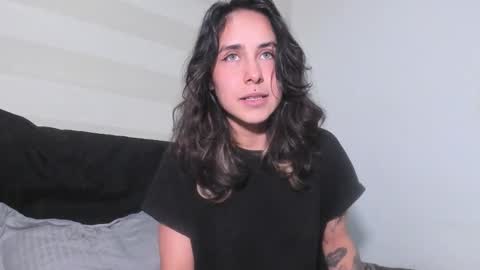 Snapshot of riley_colors chatting on 10.07.25 Riley online show from 10.07.25