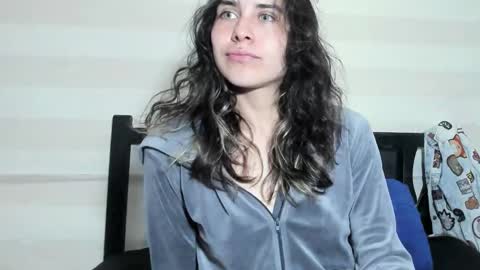 Snapshot of riley_colors chatting on 11.13.25 Riley online show from 11.13.25