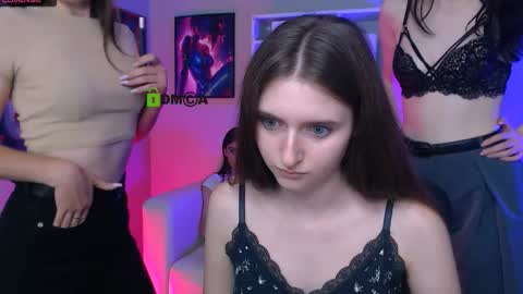 Snapshot of riley_sanders chatting on 10.04.25 Meow online show from 10.04.25