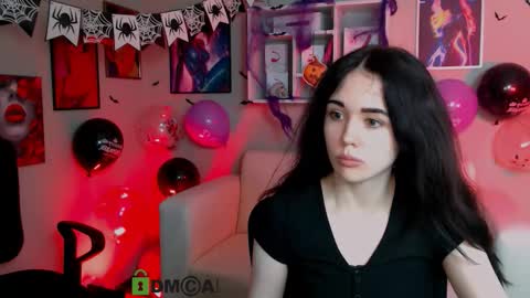 Snapshot of riley_sanders chatting on 10.26.25 Meow online show from 10.26.25