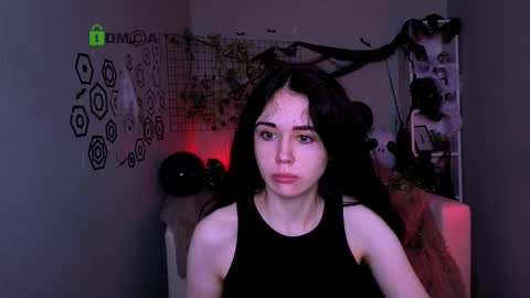 Snapshot of riley_sanders chatting on 10.28.25 Meow online show from 10.28.25