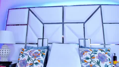 Snapshot of rileysweett chatting on 02.14.25 Riley online show from 02.14.25