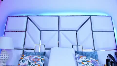 Snapshot of rileysweett chatting on 02.15.25 Riley online show from 02.15.25