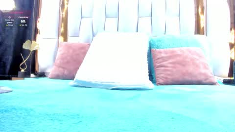 Snapshot of rileysweett chatting on 10.21.25 Riley online show from 10.21.25