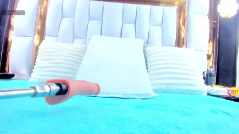 Snapshot of rileysweett chatting on 11.01.25 Riley online show from 11.01.25