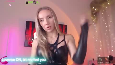 Rina Asty online show from 10.26.25