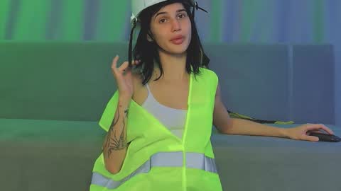 Snapshot of rinacain chatting on 10.22.25 RINA online show from 10.22.25