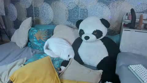 Snapshot of rindragon chatting on 10.11.25 Rina online show from 10.11.25