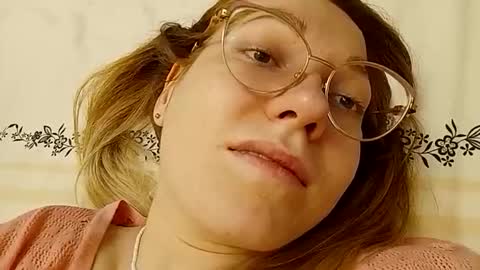 Snapshot of rinettawilss chatting on 12.12.24 RinettaWilss online show from 12.12.24