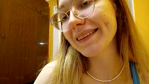 Snapshot of rinettawilss chatting on 12.16.24 RinettaWilss online show from 12.16.24