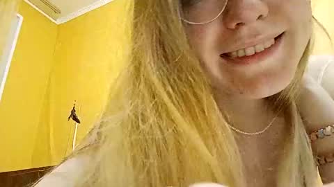 Snapshot of rinettawilss chatting on 01.05.25 RinettaWilss online show from 01.05.25