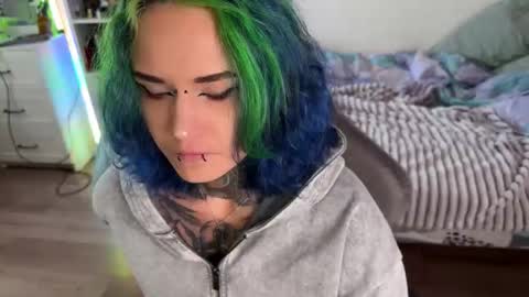   DianaBrite            fansl y online show from 09.25.25