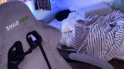   DianaBrite            fansl y online show from 10.06.25