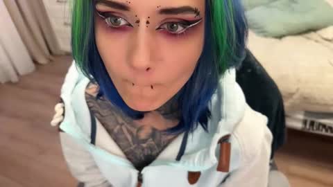   DianaBrite            fansl y online show from 10.24.25