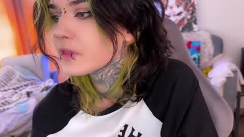   DianaBrite            fansl y online show from 04.19.26