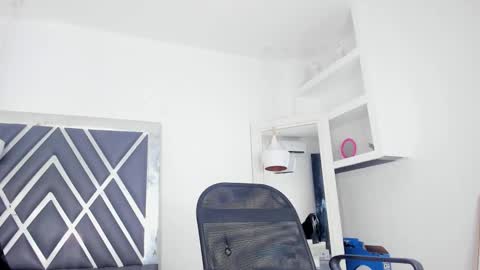 Ririblonde online show from 10.17.25