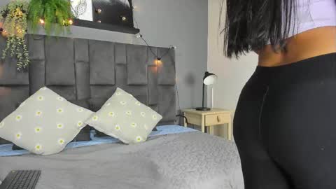 RIRI  online show from 10.11.25