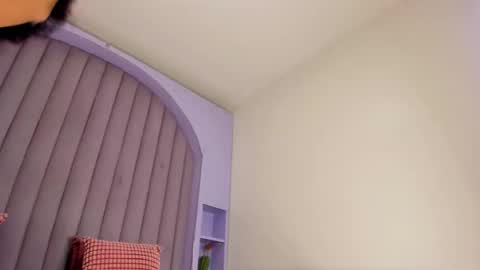 RIRI  online show from 10.15.25