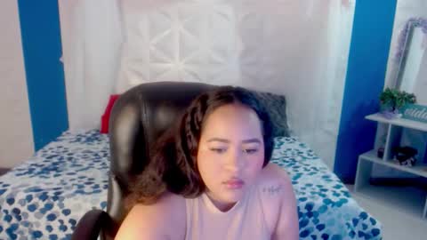 Snapshot of ririlennox chatting on 10.16.25 Rihanna online show from 10.16.25