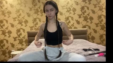 Riri online show from 10.31.25