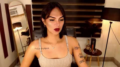 Snapshot of ririmoorets chatting on 10.14.25 riri online show from 10.14.25