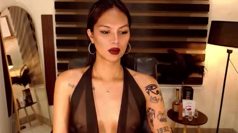 Snapshot of ririmoorets chatting on 10.21.25 riri online show from 10.21.25