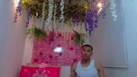 Snapshot of risitos_de_oro_ chatting on 10.24.25 Risitos De Oro online show from 10.24.25