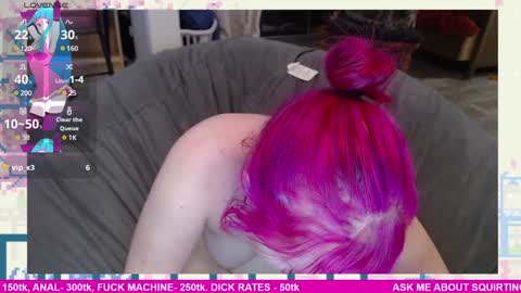Snapshot of riskyren9 chatting on 12.20.24 Ren online show from 12.20.24