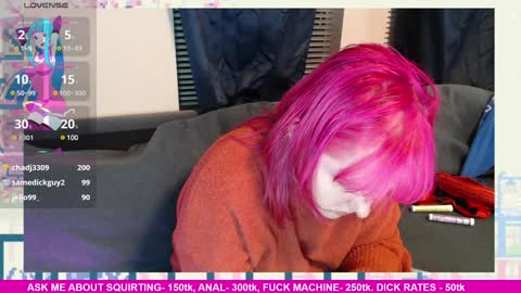 Snapshot of riskyren9 chatting on 12.22.24 Ren online show from 12.22.24
