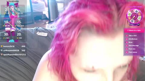 Snapshot of riskyren9 chatting on 01.10.25 Ren online show from 01.10.25