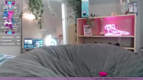 Snapshot of riskyren9 chatting on 02.07.25 Ren online show from 02.07.25