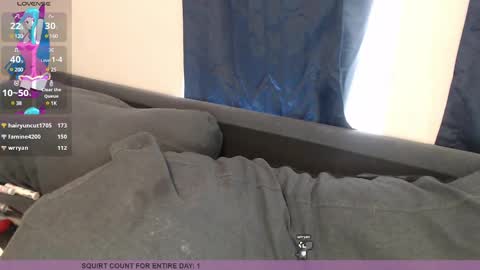 Snapshot of riskyren9 chatting on 02.09.25 Ren online show from 02.09.25