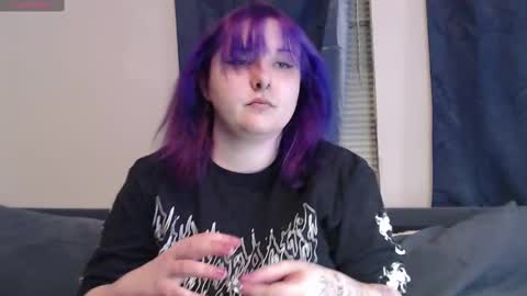Snapshot of riskyren9 chatting on 03.07.25 Ren online show from 03.07.25