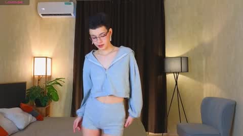 Snapshot of riskyteasse chatting on 12.14.24 Agnes online show from 12.14.24