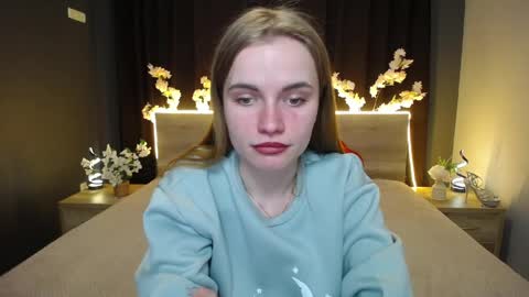Snapshot of ritakiskis chatting on 04.24.26 ritakiskis online show from 04.24.26