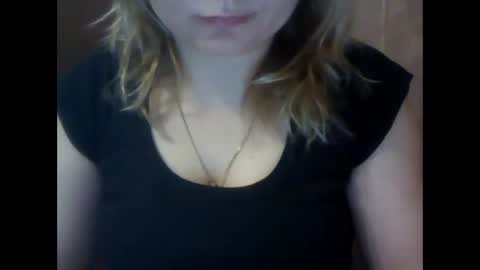Snapshot of riveramaureen chatting on 12.15.24 RiveraMaureen online show from 12.15.24