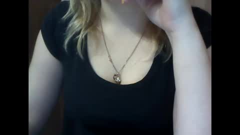 Snapshot of riveramaureen chatting on 02.13.25 RiveraMaureen online show from 02.13.25