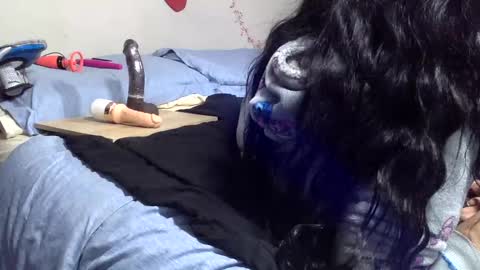 Snapshot of riversaint chatting on 01.12.25 River Saint online show from 01.12.25