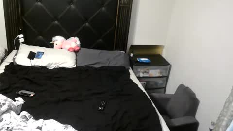 Snapshot of riversaint chatting on 09.15.25 River Saint online show from 09.15.25