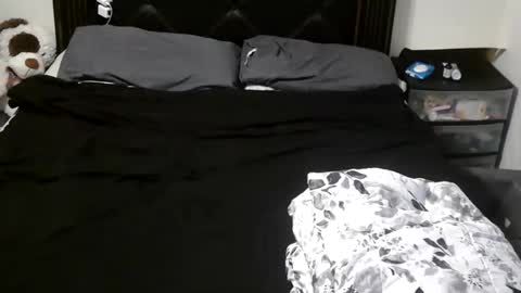 Snapshot of riversaint chatting on 09.21.25 River Saint online show from 09.21.25