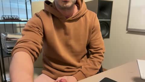 Snapshot of roadbikerider chatting on 10.10.25 20cm online show from 10.10.25