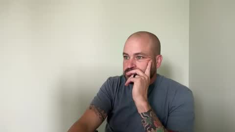 Snapshot of roadking1122 chatting on 10.27.25 roadking1122 online show from 10.27.25