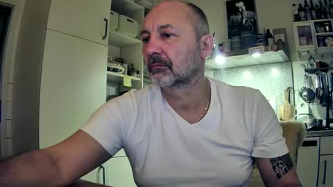 Snapshot of roadrunnerger chatting on 02.23.25 roadrunnerger online show from 02.23.25