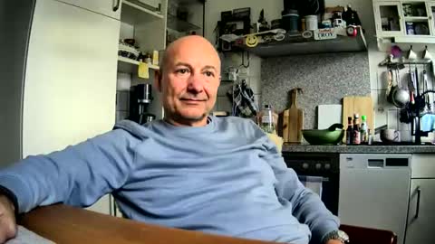 Snapshot of roadrunnerger chatting on 10.11.25 roadrunnerger online show from 10.11.25