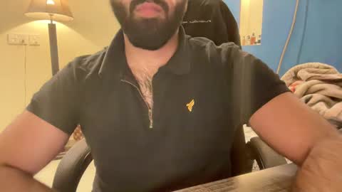 Snapshot of roamexotic chatting on 12.11.24 roamexotic online show from 12.11.24