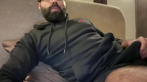 roamexotic00 online show from 11.28.25