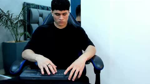 Roan Birkin online show from 11.19.25