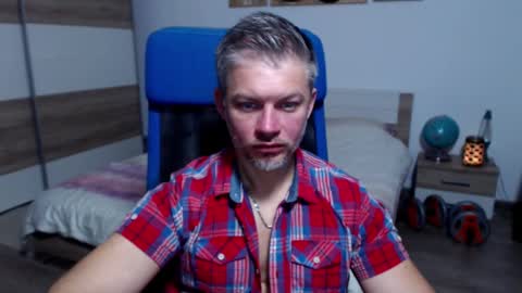 Snapshot of robbyshawz chatting on 10.03.25 robbyshawz online show from 10.03.25