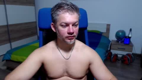 Snapshot of robbyshawz chatting on 10.13.25 robbyshawz online show from 10.13.25