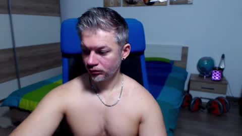 Snapshot of robbyshawz chatting on 10.14.25 robbyshawz online show from 10.14.25